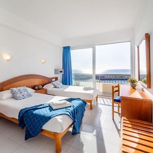 Hostal Port Corona